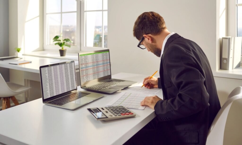 How To Become A Bookkeeper In The UK A Step by Step Guide how-to-become-a-bookkeeper-in-the-uk-a-step-by-step-guide