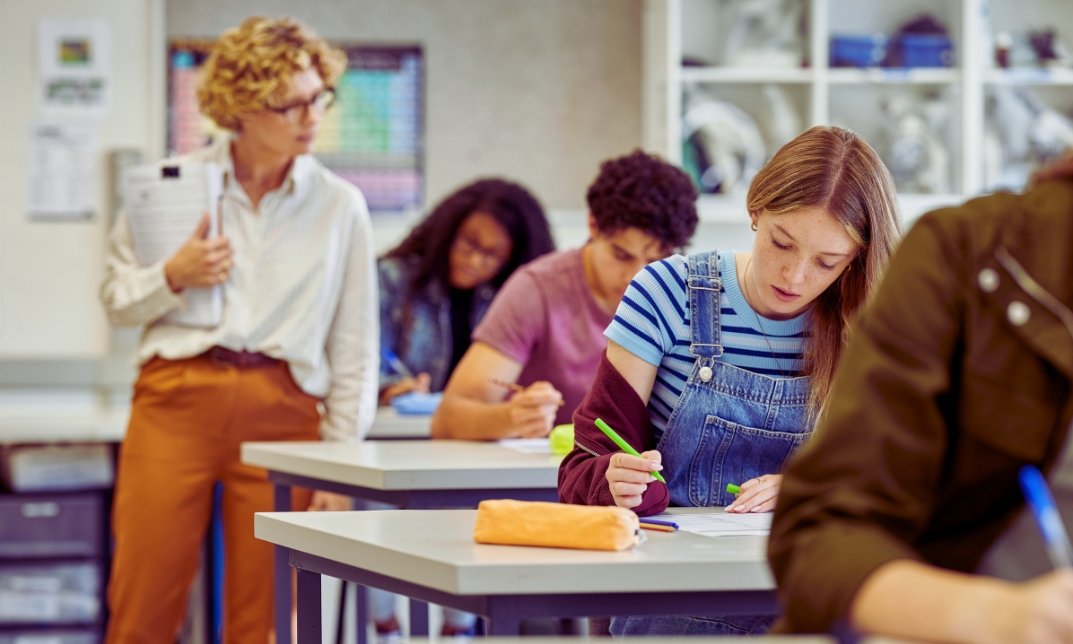 How Do I Become a Teaching Assistant in England