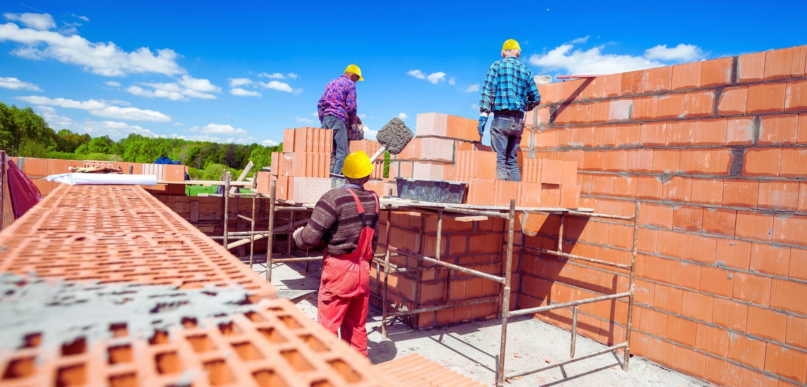 ;Can Bricklayers Make Extra Money with Other Skills