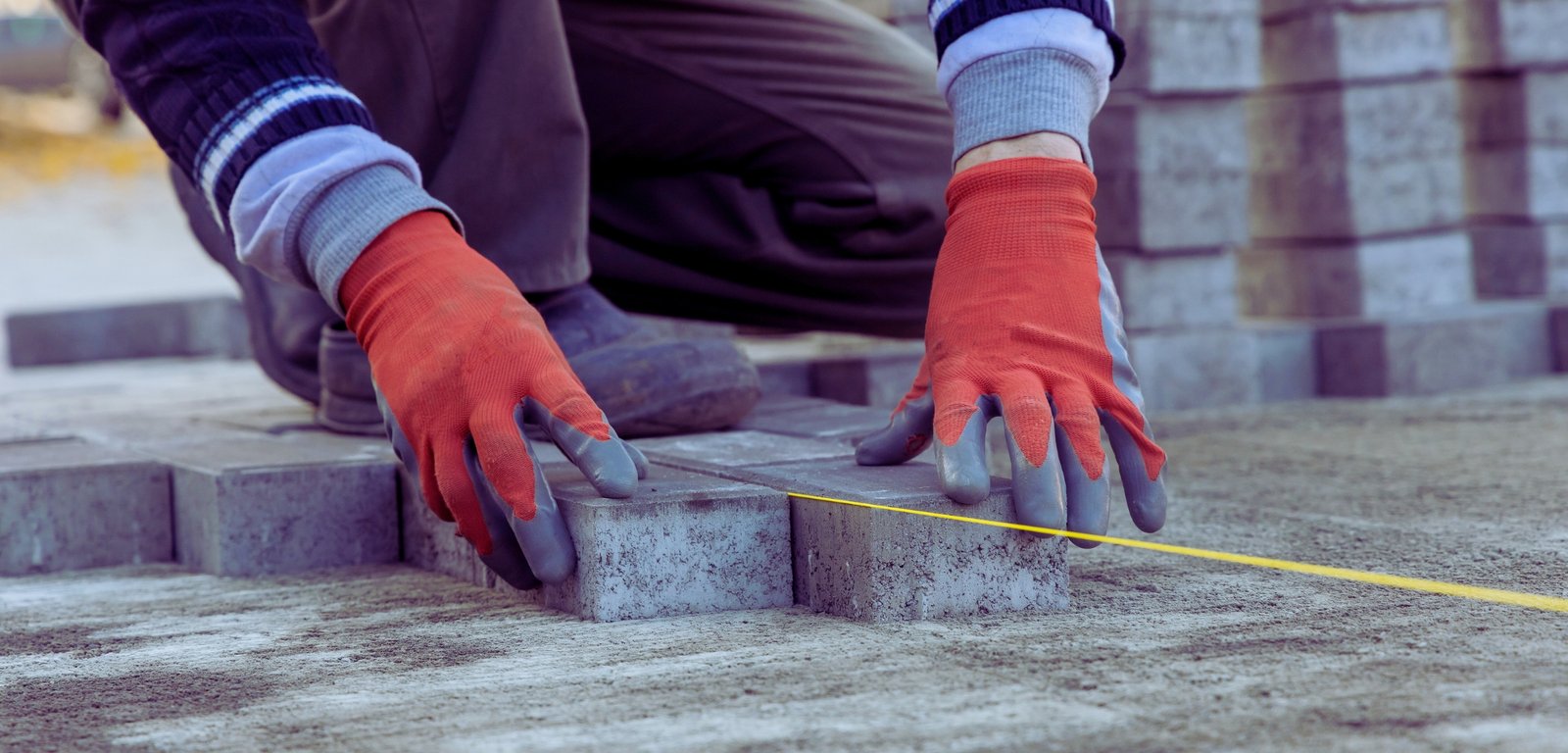 Do Bricklayers Earn More on Hourly, Daily or Price Work