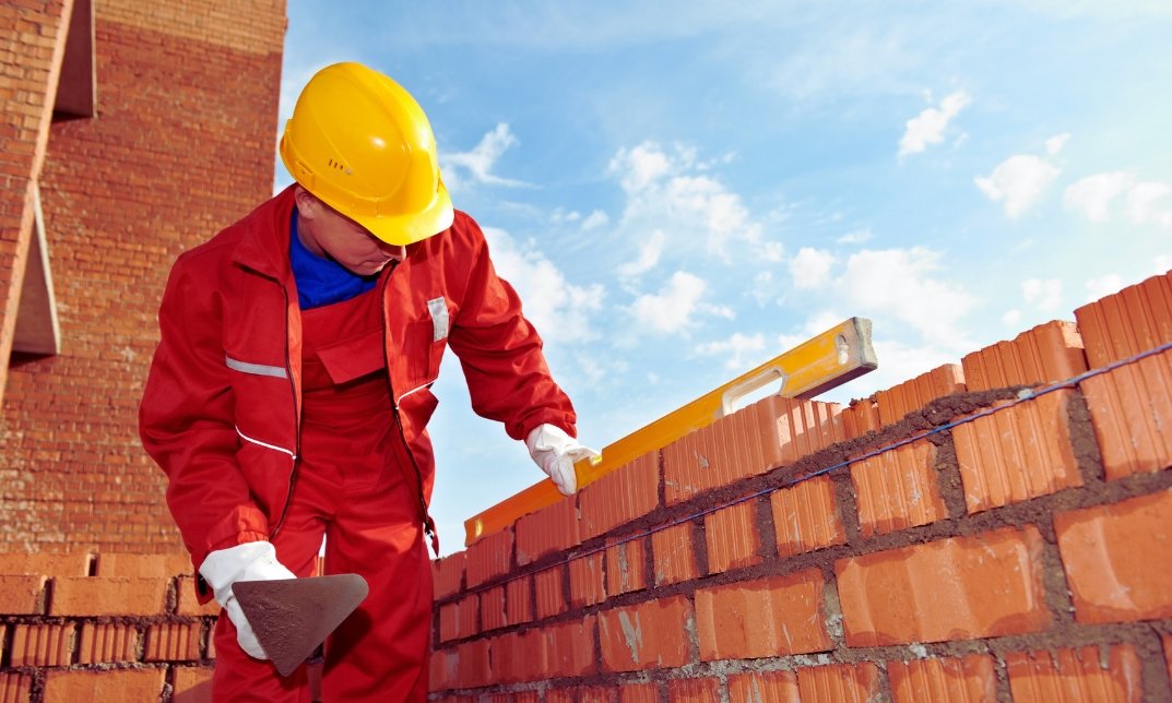 How Much Do Bricklayers Make UK