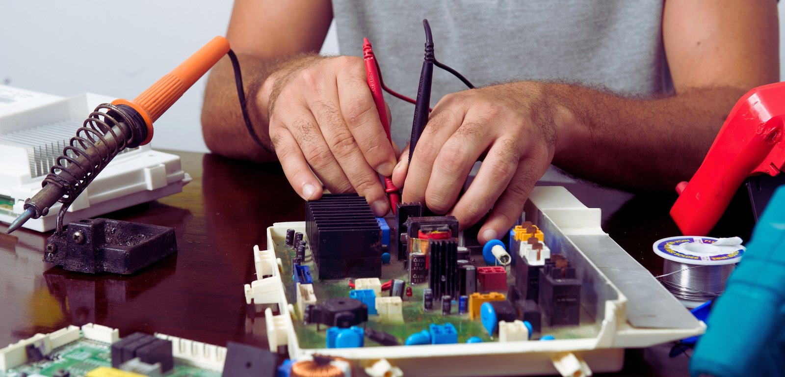 What Does a Qualified Electrician Do?