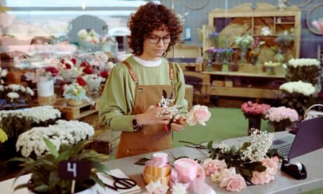 how to become a florist