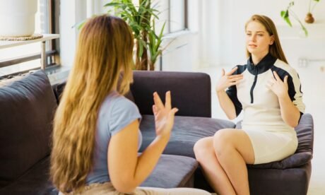 ASL vs BSL: Key Similarities and Differences at a Glance